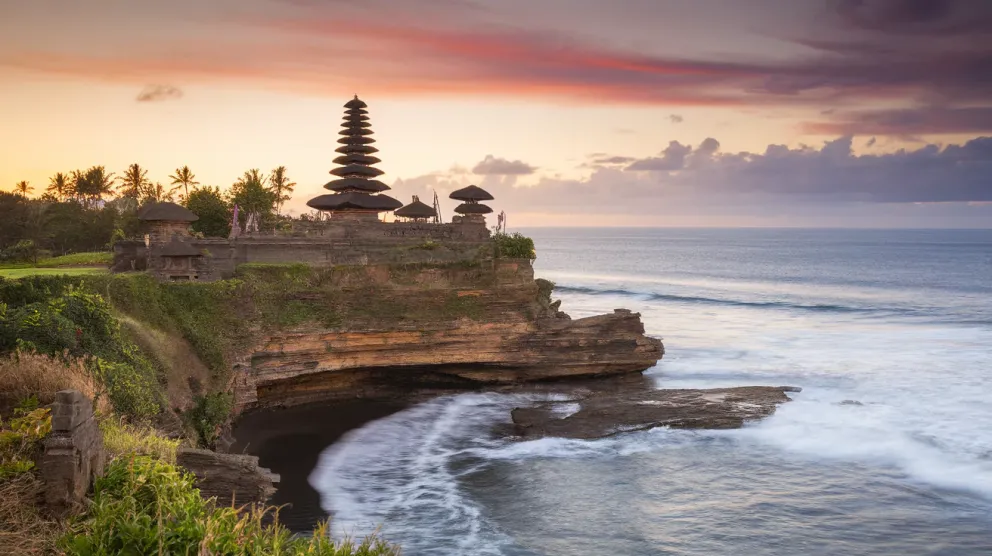 Best Time to Visit Uluwatu Temple: The Ultimate Guide